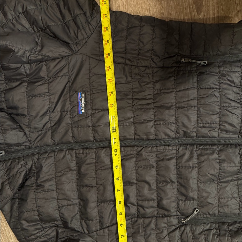 Patagonia Black Quilted Hooded Puffer Jacket - Picture 2 of 3